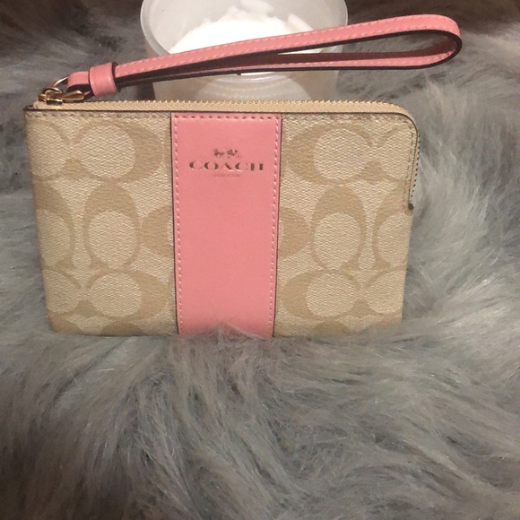 Brand new coach wristlet - Picture 1 of 5